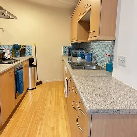 Grand City-centre + Parking Apartment Birmingham